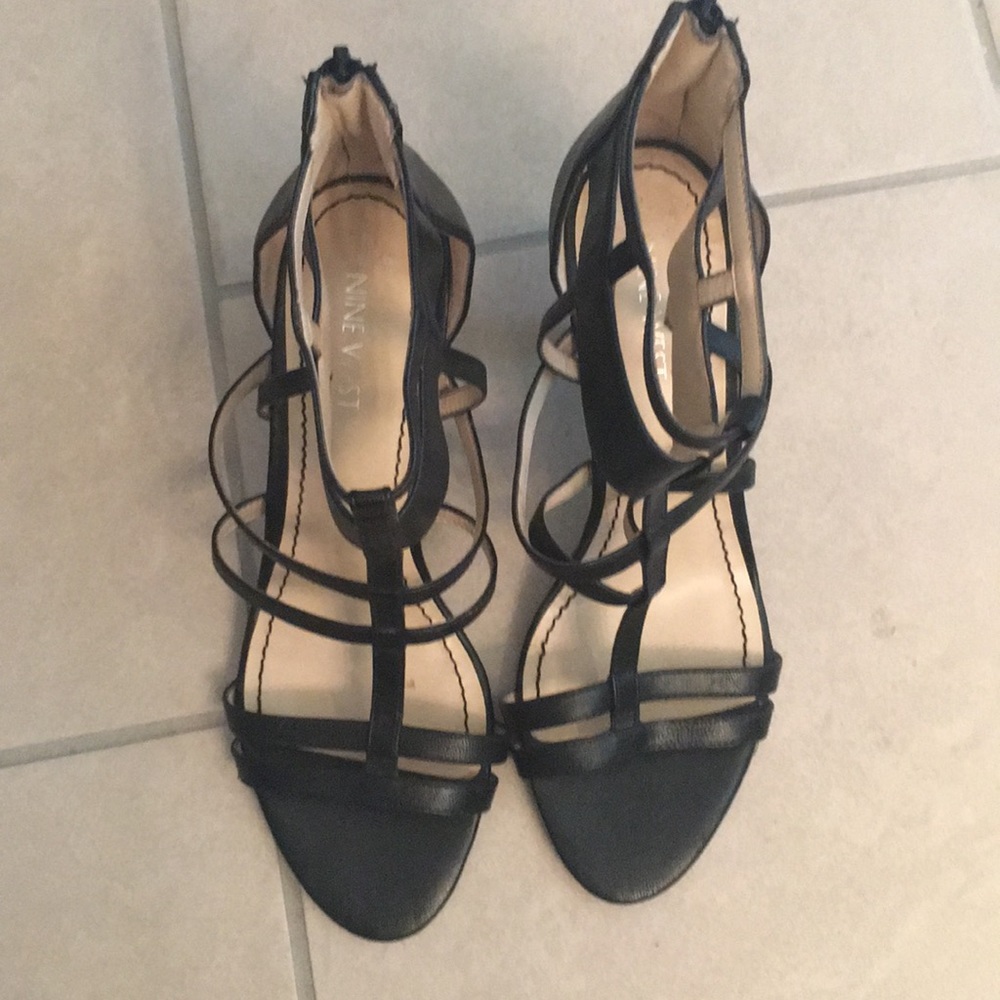 Sandals - Picture 2 of 3